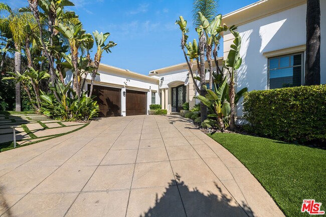 Building Photo - 9329 Nightingale Dr