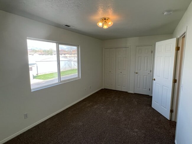Foto del edificio - Dixie Downs Townhouse