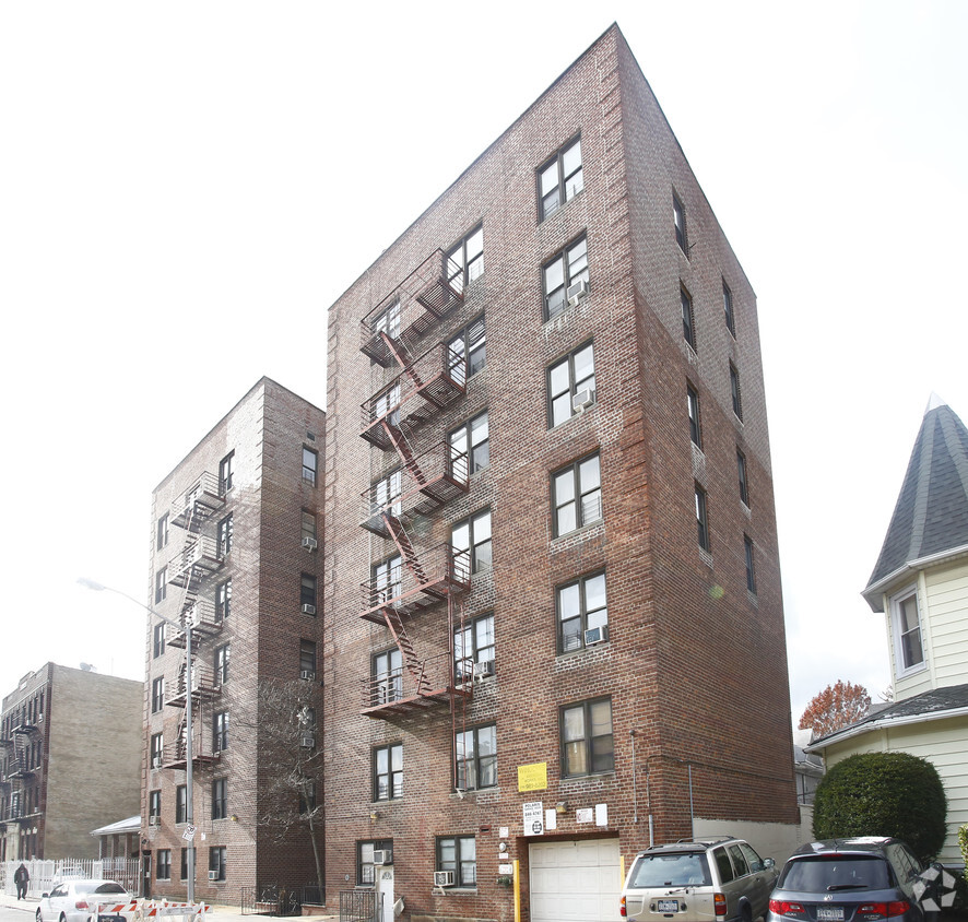 Foto principal - 554 E 26th St