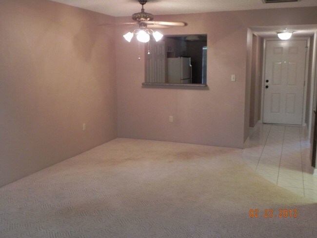 Foto del edificio - 2BR Condo in heart of Countryside