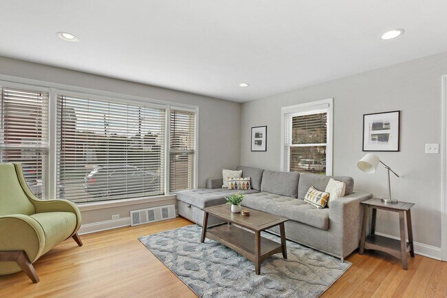 Foto del edificio - 5068 N Parkside Ave