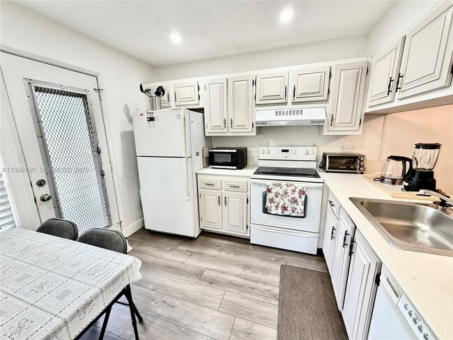 Foto del edificio - 2707 Nassau Bend