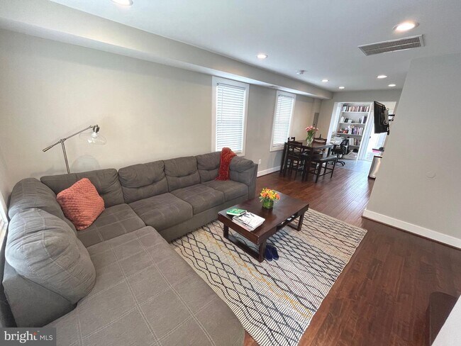 Foto del edificio - 3312 Clay St NE