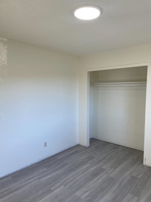 Building Photo - 474 Royal Ann Way