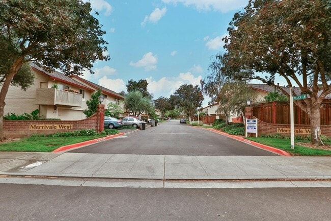 Building Photo - 1344 Merrivale West Sq