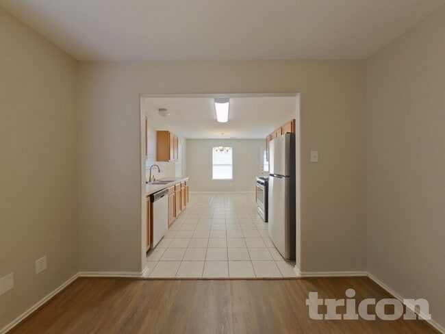 Building Photo - 33107 Cottonwood Bend