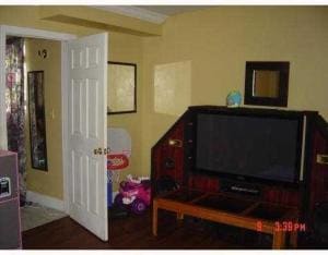 Building Photo - 1600 NW 11th St