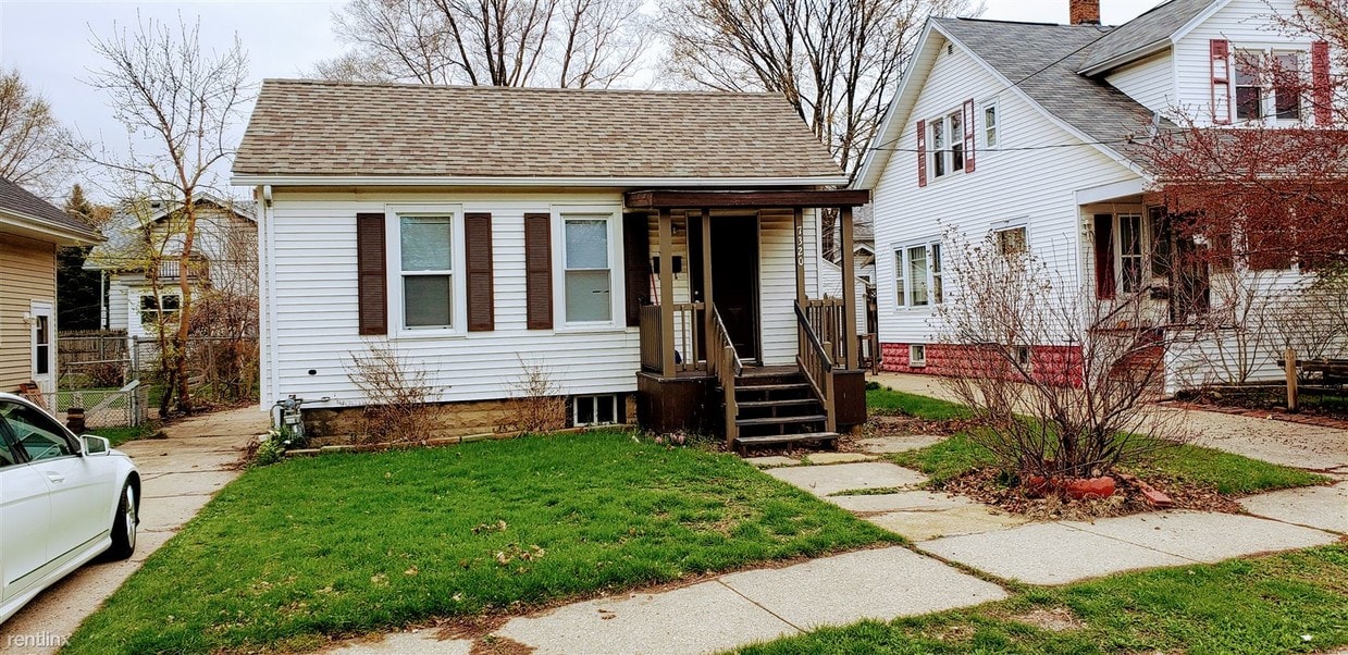 2 br, 1 bath House 7320 12th Ave House Rental in Kenosha, WI