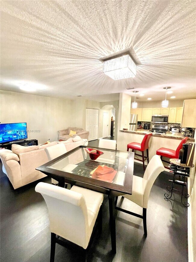 Foto del edificio - 1359 Avon Ln