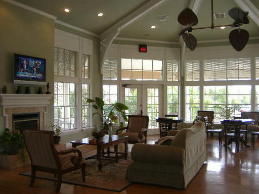 Building Photo - 2 bed 2 bath condo in Metro West! 1st floo...