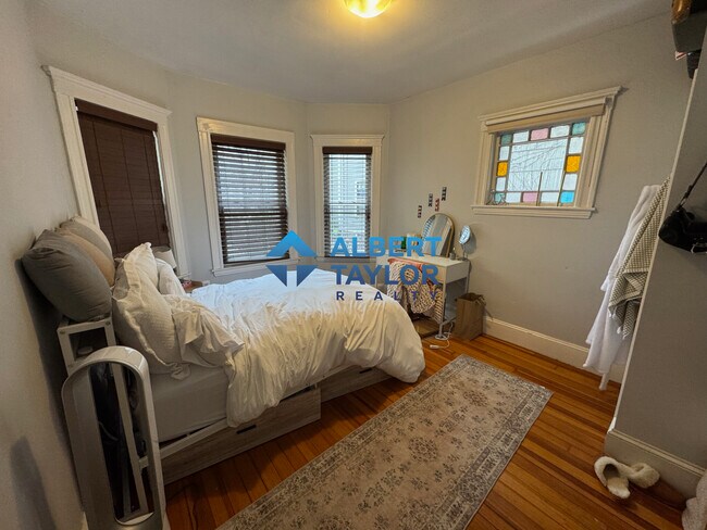 Foto del edificio - 25 Kelly Rd