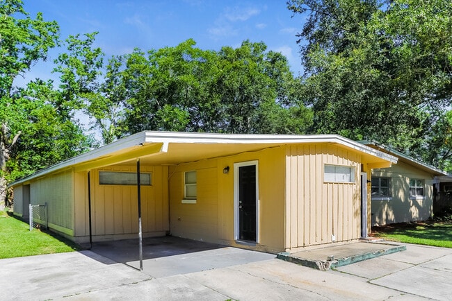 Foto del edificio - 4022 Rodby Dr