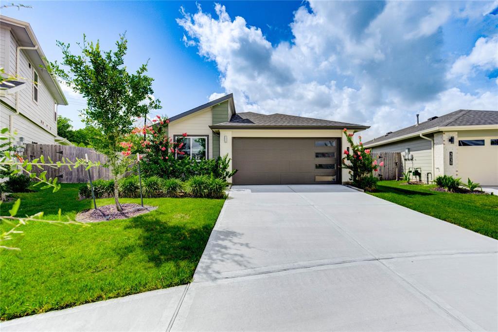 Foto principal - 3032 Gunnersbury Dr
