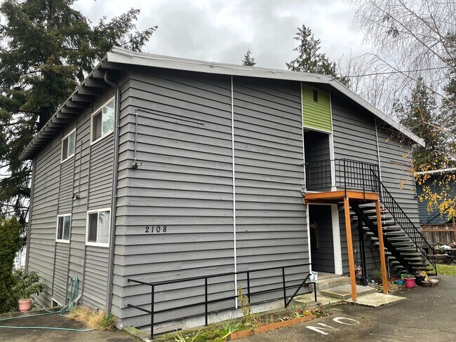 Building Photo - 2108 NE 85th St