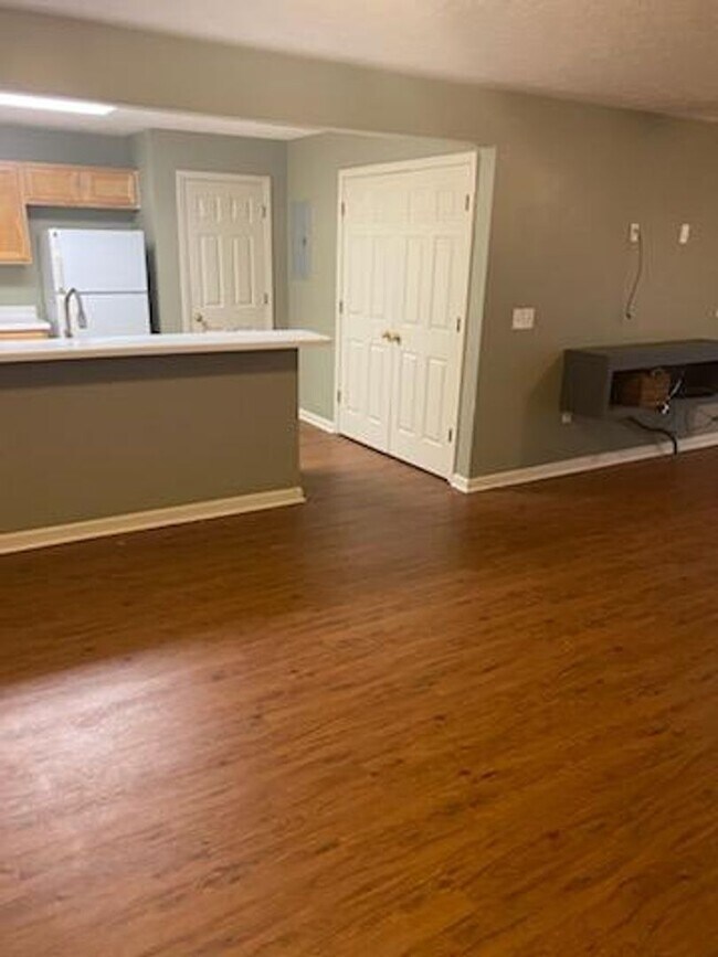 Building Photo - Our Least Edge West 2 Bedroom Available in...