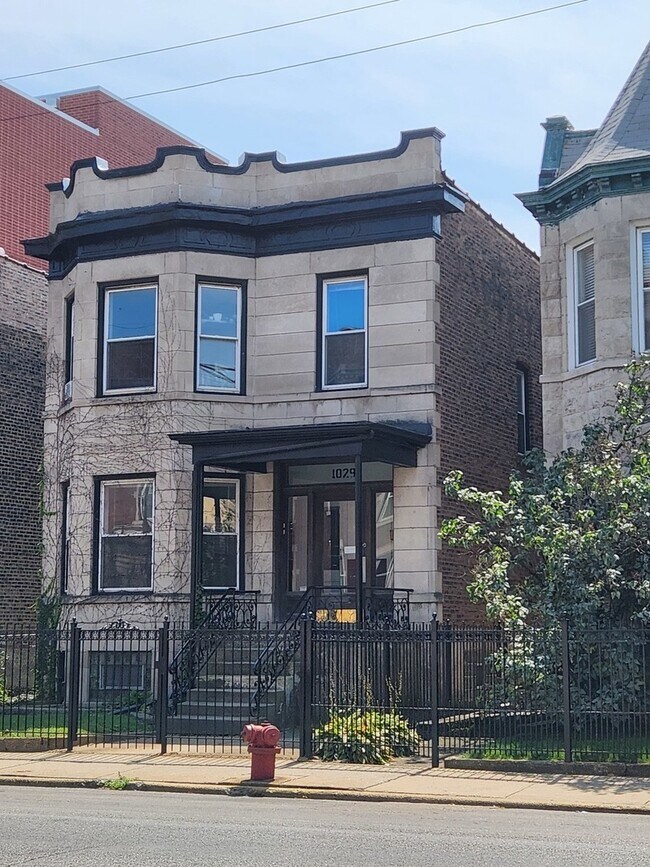 Building Photo - 1029 W Irving Park Rd