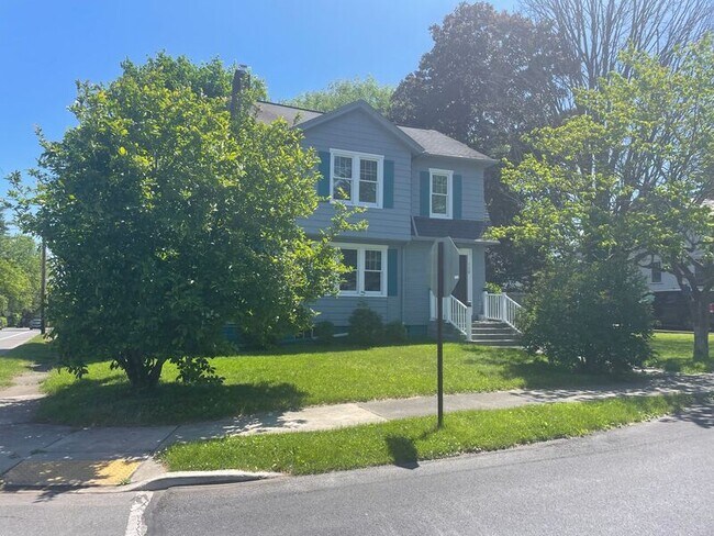 Foto del edificio - 528 Lindbergh Ave
