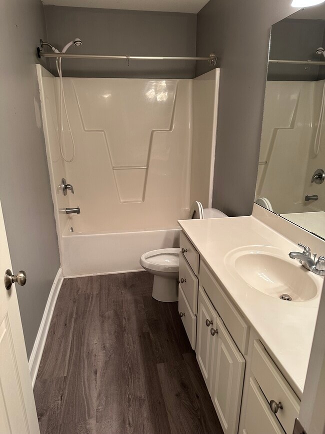 Second bathroom - 205 South Pointe Dr