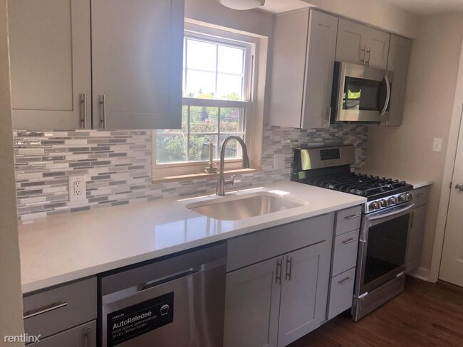 Building Photo - 3 br, 2 bath House - 1327 Bower Hill Rd