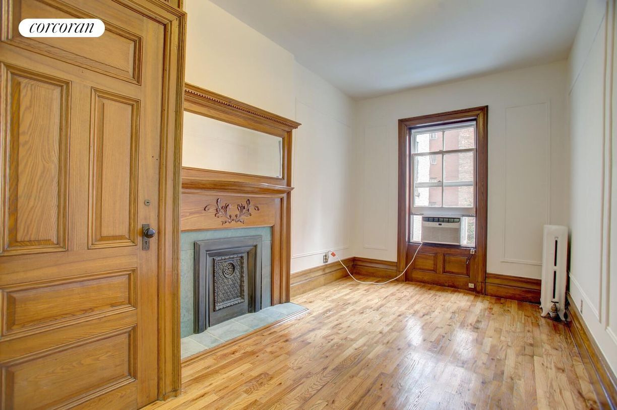 Foto del edificio - 104 W 80th St