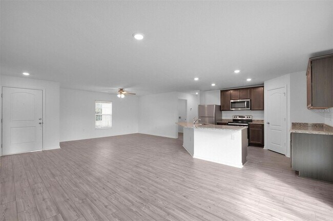 Building Photo - 192 Athabasca Dr