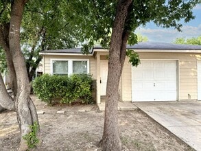 Building Photo - 7941-7943 M G Rd