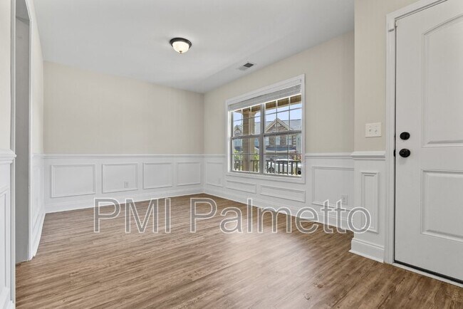 Foto del edificio - 634 Pine Lilly Dr