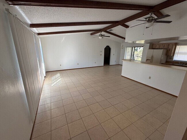 Foto del edificio - NICE TWO BEDROOM TWO BATH HOME IN GREAT NEIGHBORHOOD !!!!