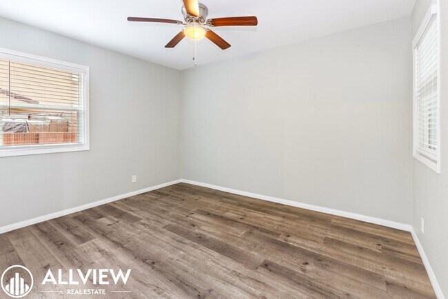 Foto del edificio - *MOVE-IN SPECIAL | $500 OFF FIRST MONTH'S ...