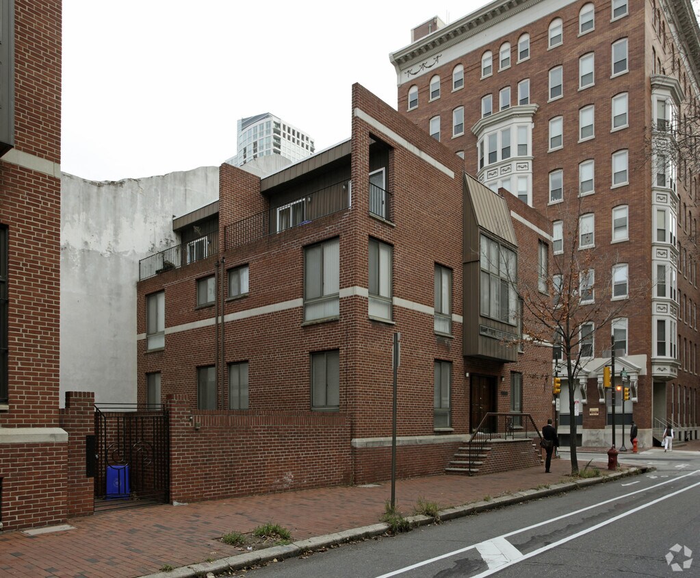 Building Photo - 268-270 S 9th St