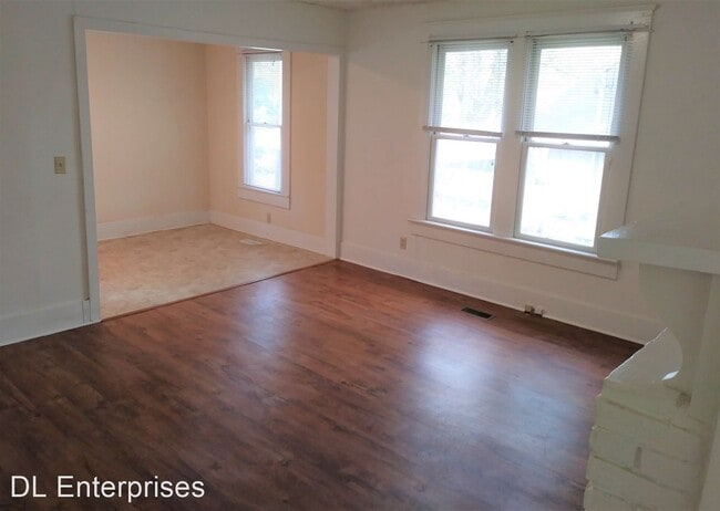 Building Photo - 2 br, 1 bath House - 207 West Bell Avenue