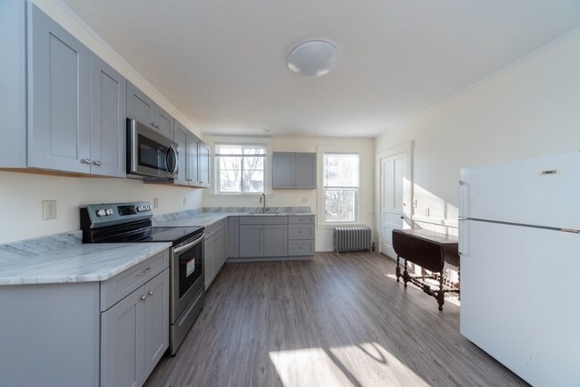 Building Photo - 88 Forest St