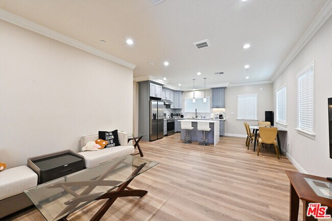 Foto del edificio - 2030 S Chapel Ave