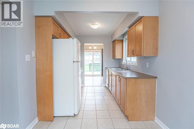 Building Photo - 14 D'Ambrosio Dr