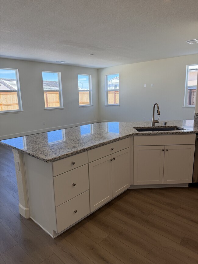 Building Photo - 7981 Desert Way