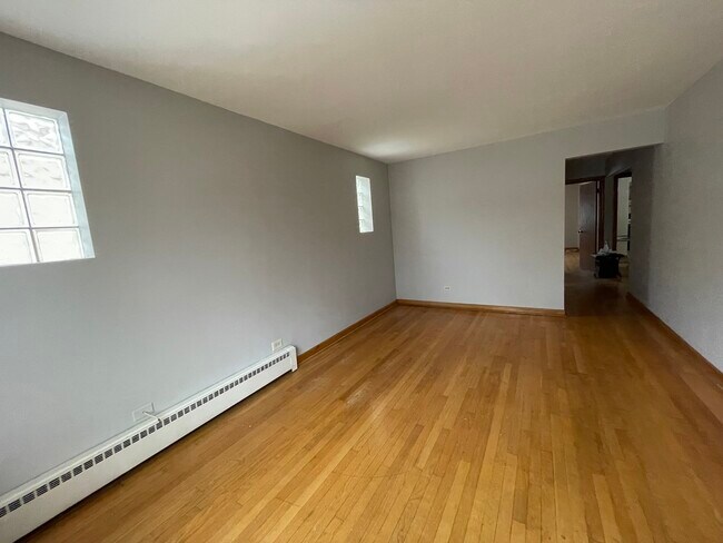 Foto del edificio - 6606 W Devon Ave