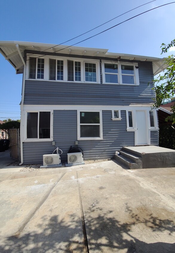 Foto principal - 1585 W 35th Pl