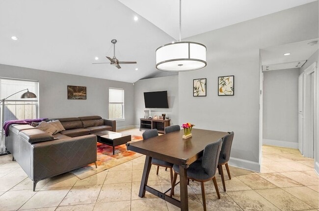 Building Photo - 4319 Cabell Dr