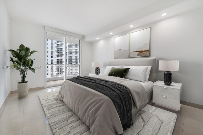 Building Photo - 801 Brickell Key Blvd