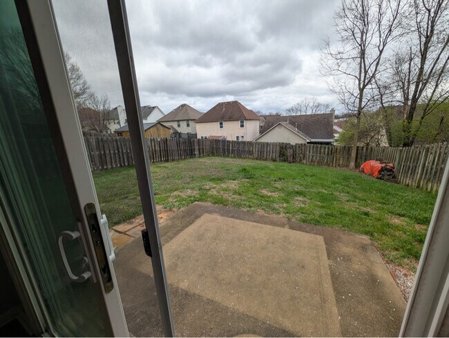 Foto del edificio - 3624 Beechwood Cir