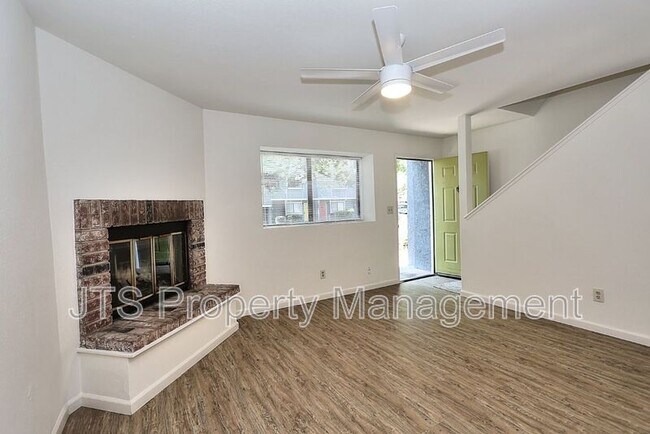 Foto del edificio - 5848 Alorn Ln