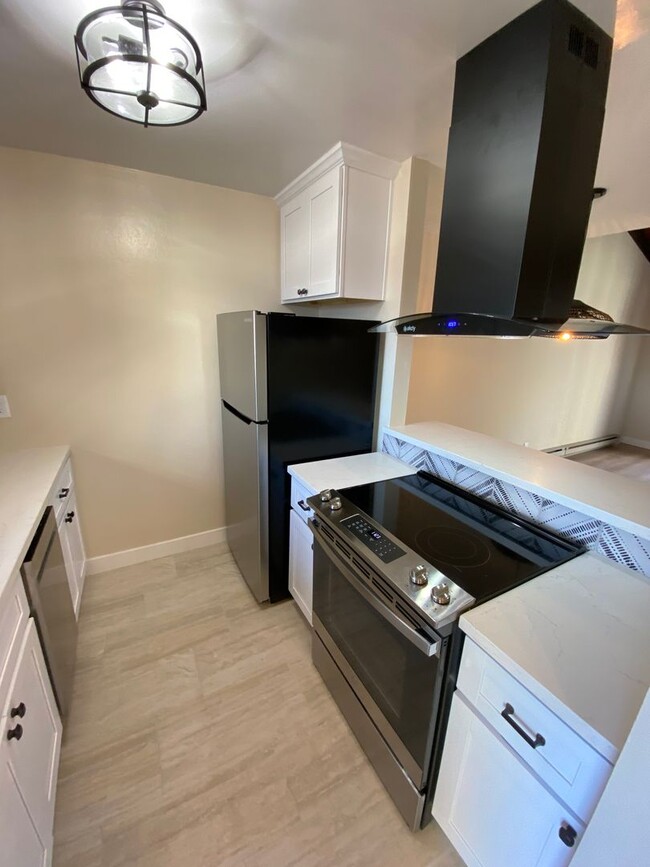 Building Photo - 1621 ALVARADO AVE  4-PLEX