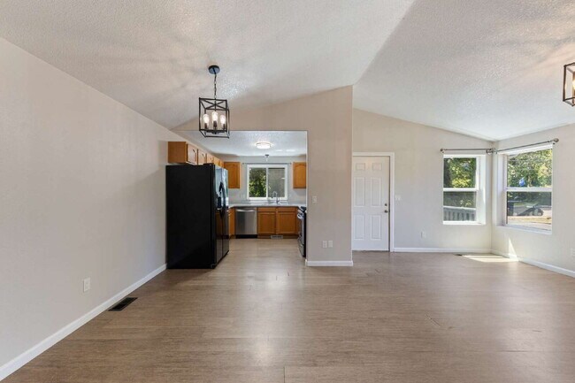 Building Photo - Updated 3 bedroom home with garage