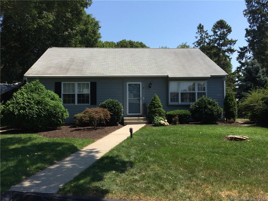 Primary Photo - 19 Aylesbury Cir