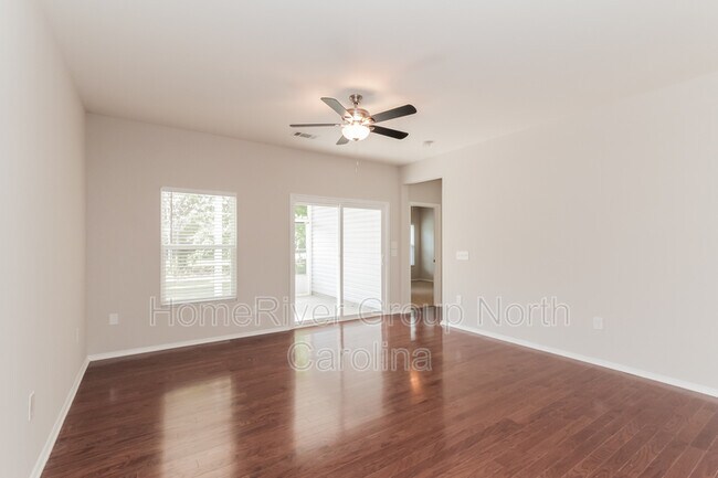 Building Photo - 213 Waterlemon Way