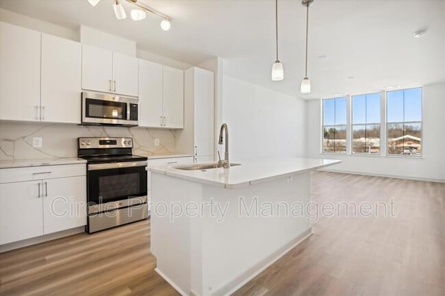 Building Photo - 10755 Fairgrounds Dr