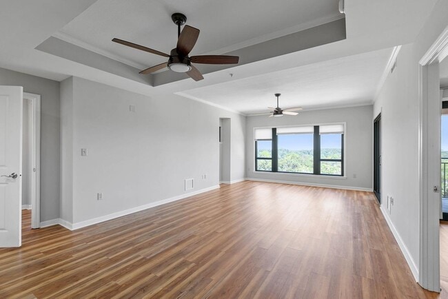 Building Photo - 121 N MONROE Unit 8010 St