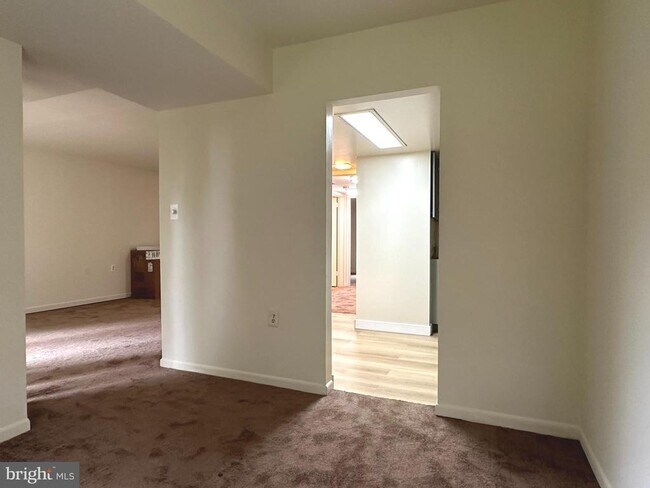 Building Photo - 1420 Northgate Square