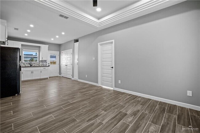 Building Photo - 9 Whetstone Ave