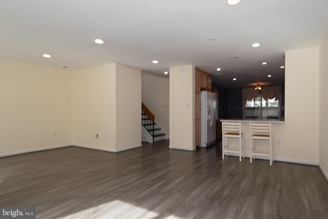 Building Photo - 2015 Approach Ln